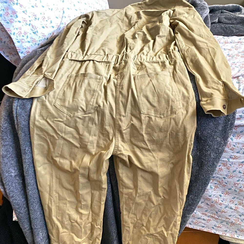 Kaki tan jumpsuit never wore brand new